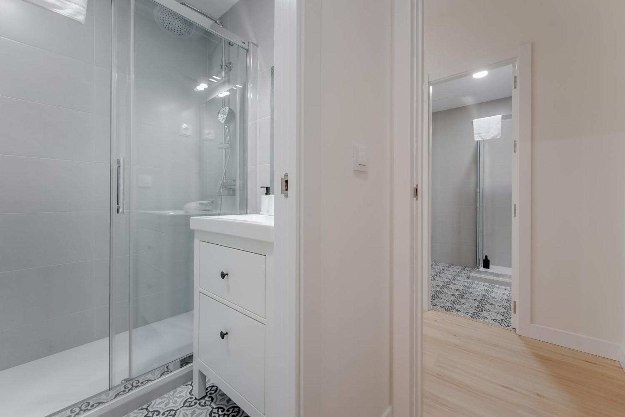 Modern Apt Para 6Pax En La Plaza De Tirso-Centro E1 Мадрид Екстер'єр фото